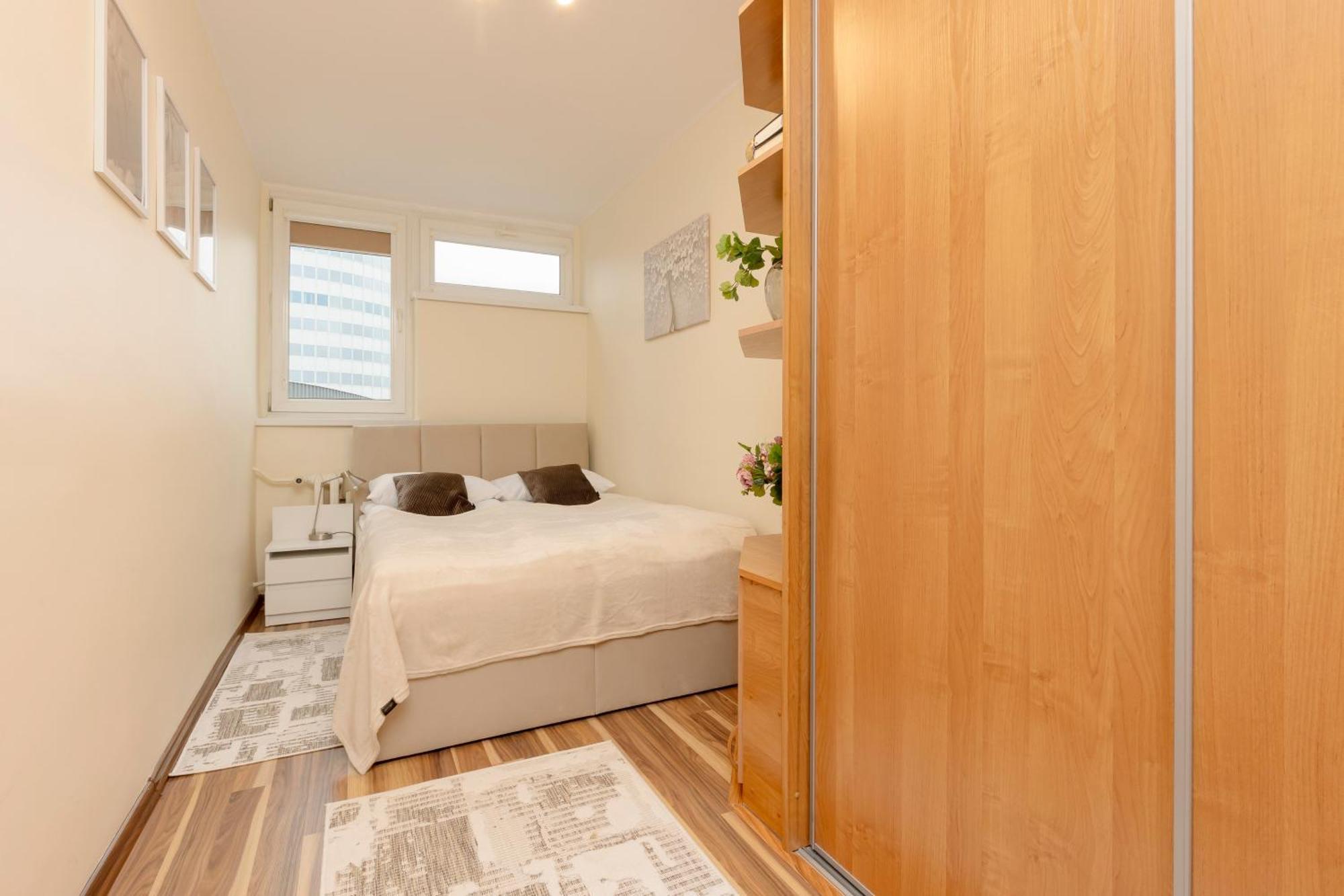 ורשה Bright & Cozy Apartments In The City Center By Noclegi Renters מראה חיצוני תמונה